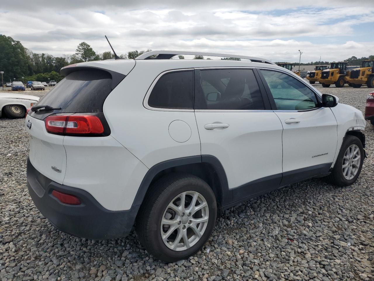 2017 Jeep Cherokee Latitude VIN: 1C4PJLCB6HW572175 Lot: 70183194