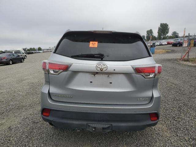  TOYOTA HIGHLANDER 2015 Srebrny