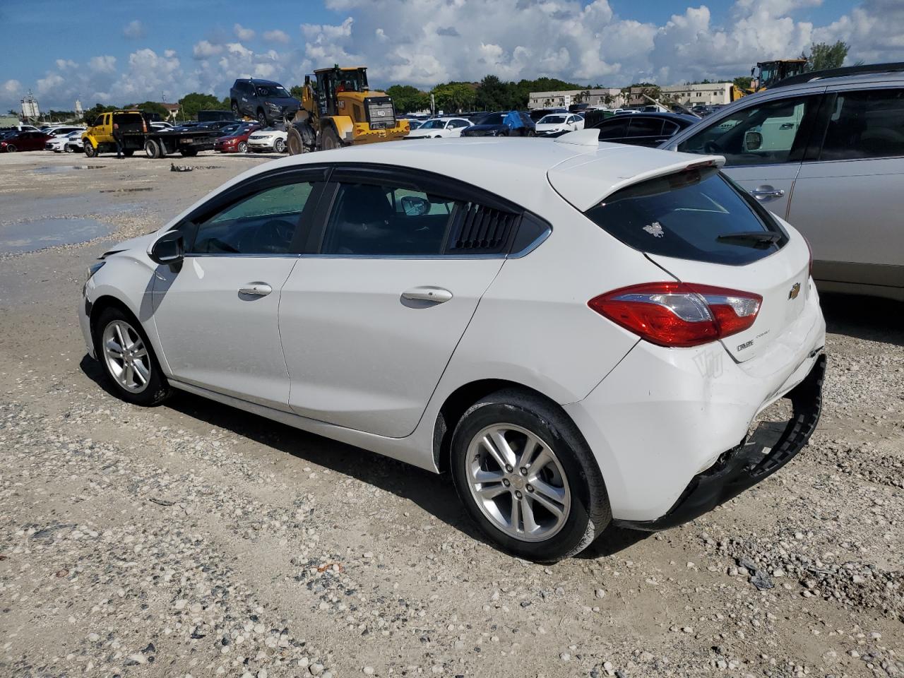 2018 Chevrolet Cruze - Image 2