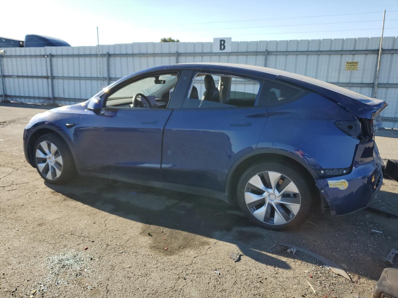 5YJYGAEE7MF297042 2021 TESLA MODEL Y - Image 2