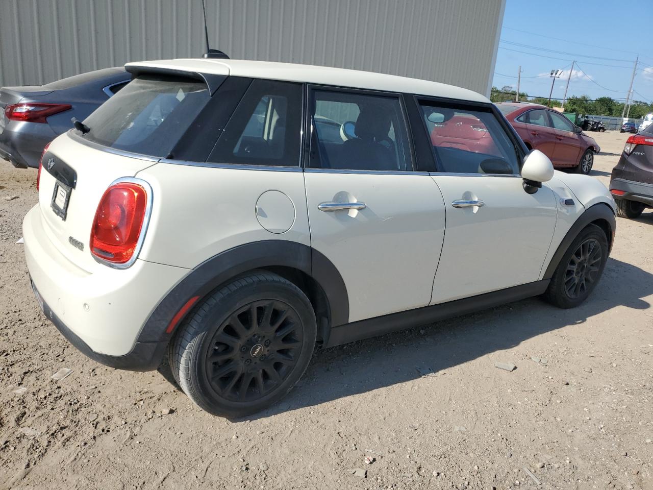 VIN WMWXU1C56J2F79372 2018 MINI COOPER no.3