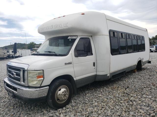 2009 Ford Econoline E450 Super Duty Cutaway Van