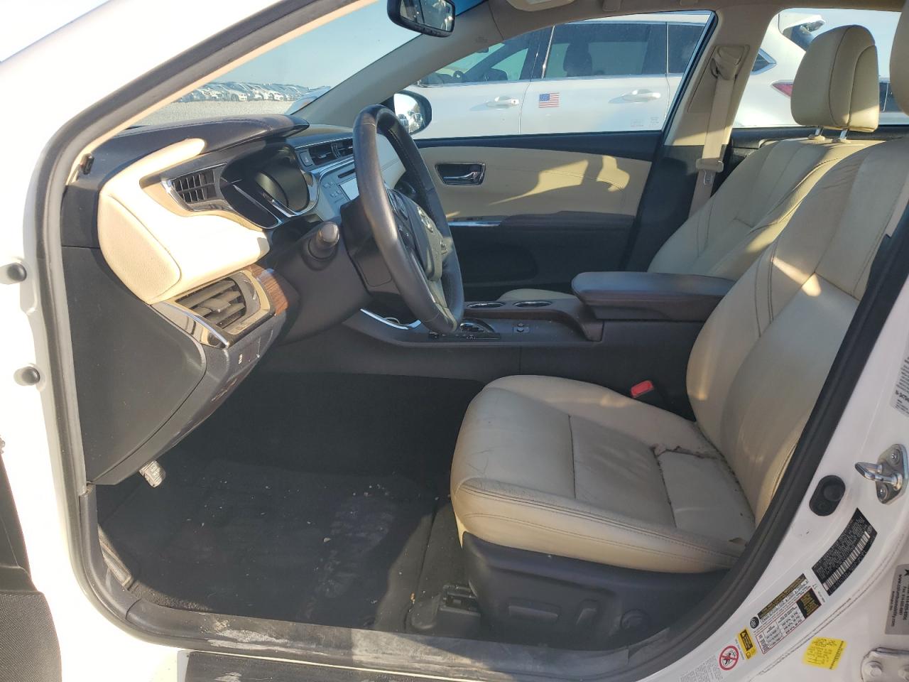 2014 Toyota Avalon - Image 7