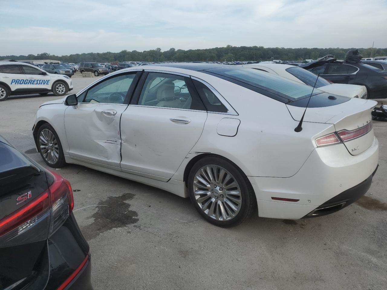 2013 Lincoln MKZ - Image 2