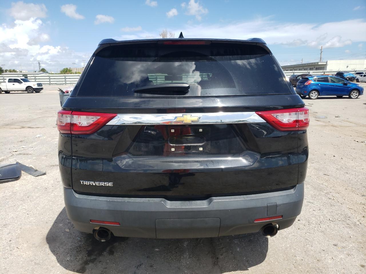 1GNERFKW8KJ180431 2019 Chevrolet Traverse Ls