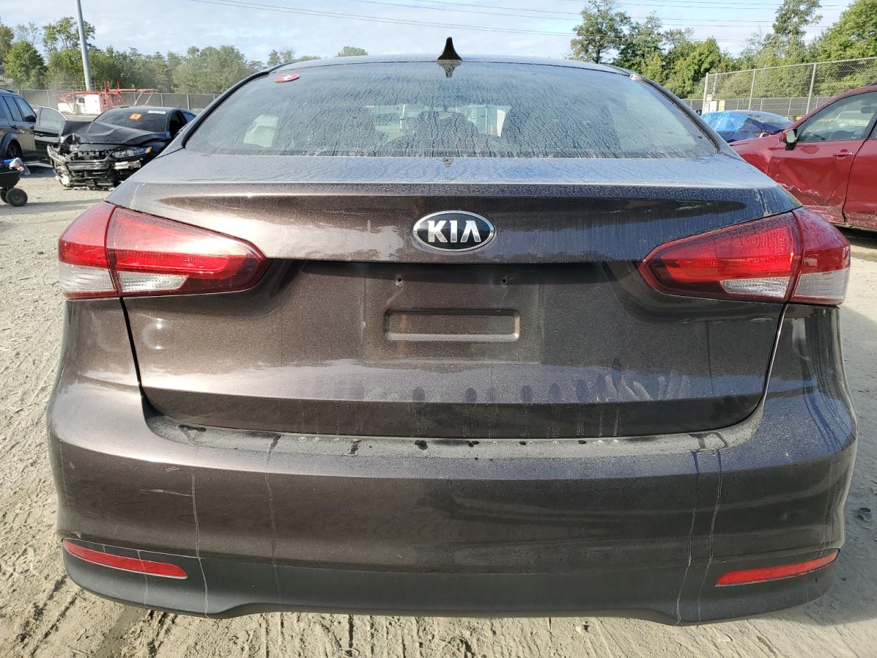 2018 Kia Forte Lx VIN: 3KPFK4A78JE177072 Lot: 70266924