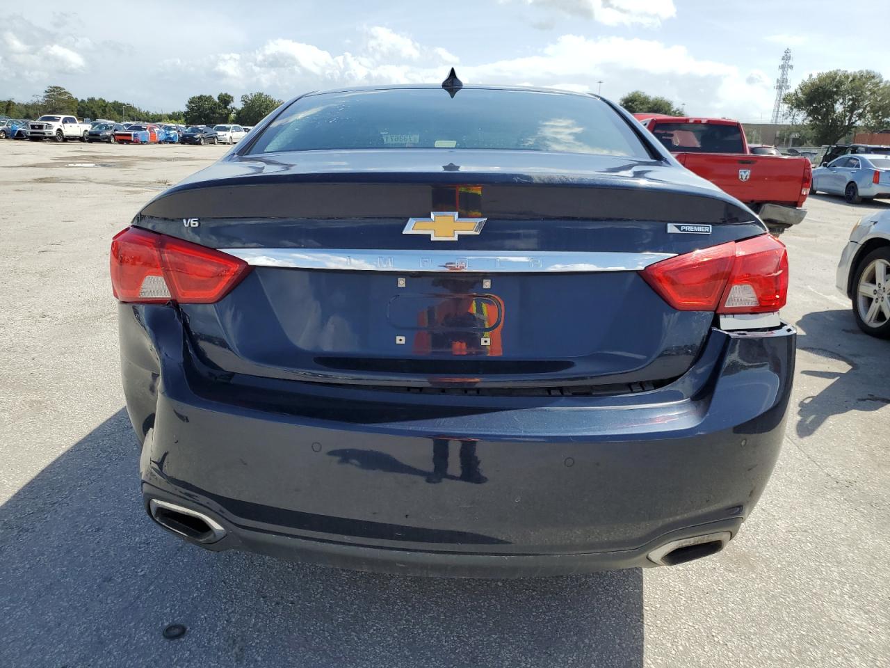 2G1125S38J9120972 2018 Chevrolet Impala Premier