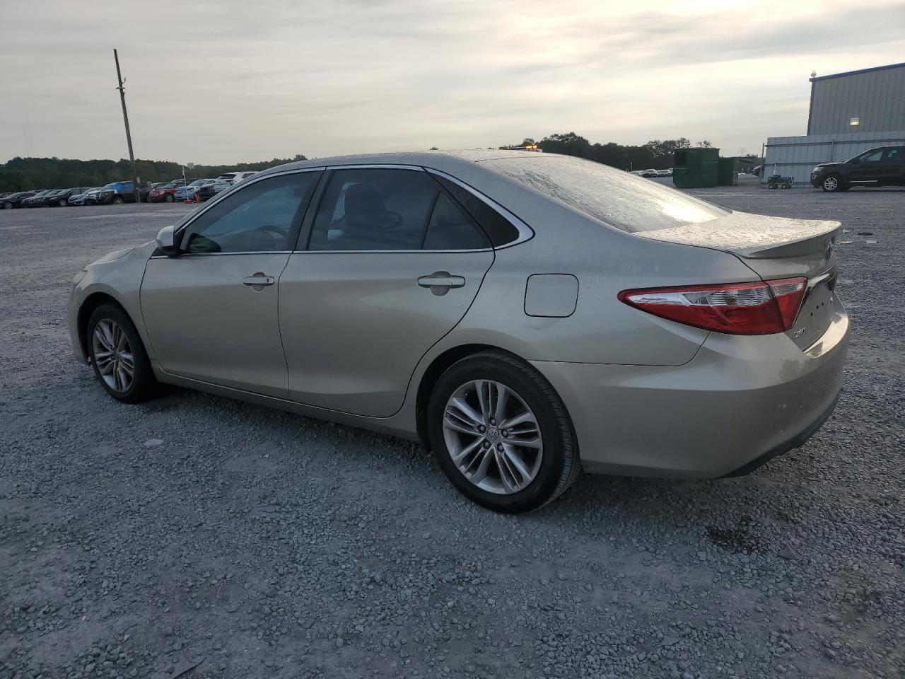 4T1BF1FK1FU991941 2015 TOYOTA CAMRY - Image 2