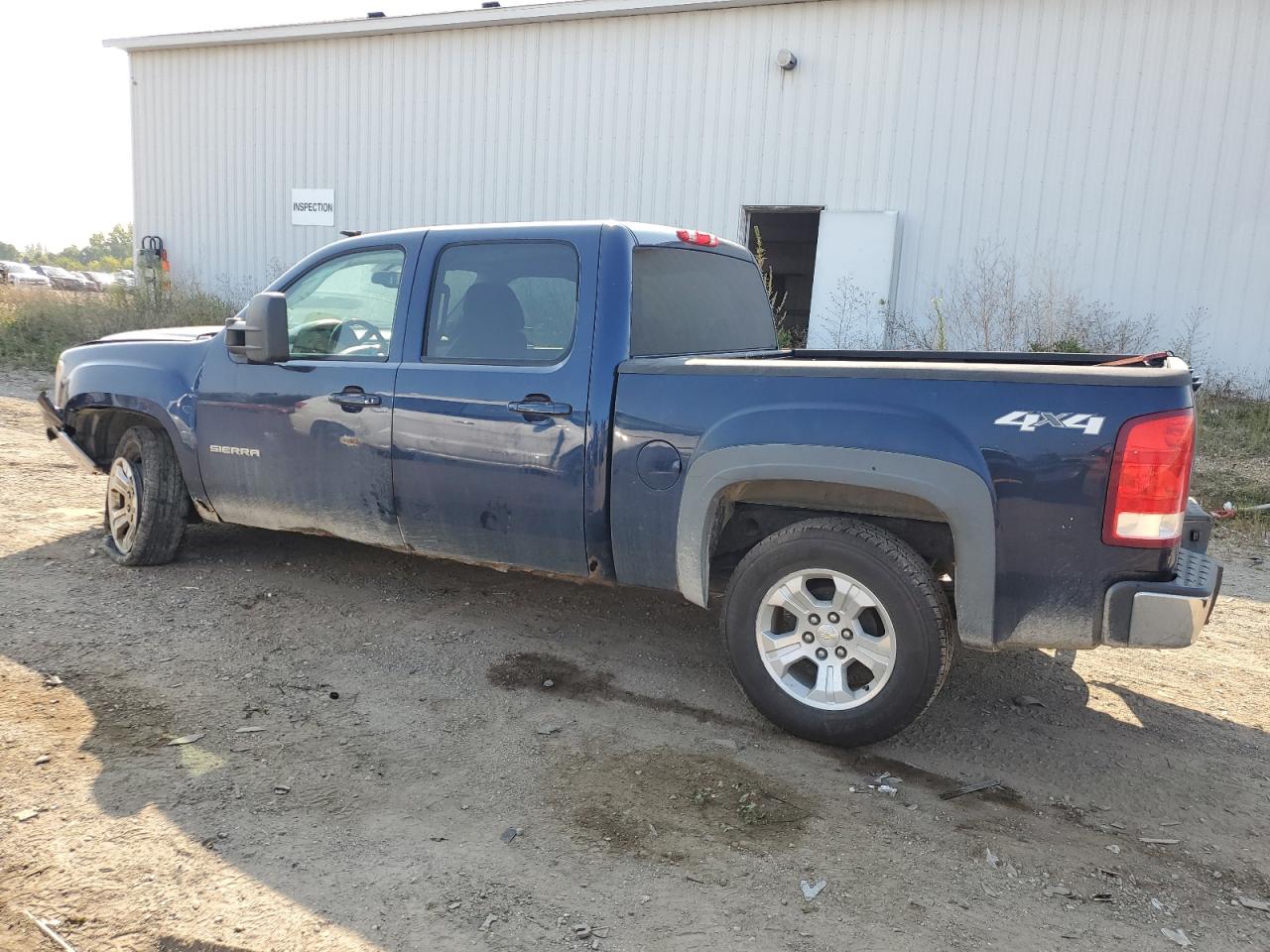 2011 GMC Sierra - Image 2