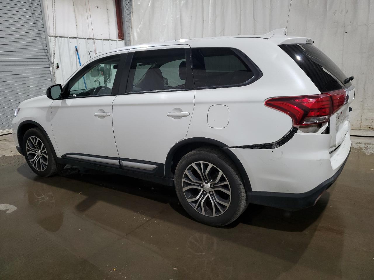 JA4AZ2A37HZ038969 2017 MITSUBISHI OUTLANDER - Image 2