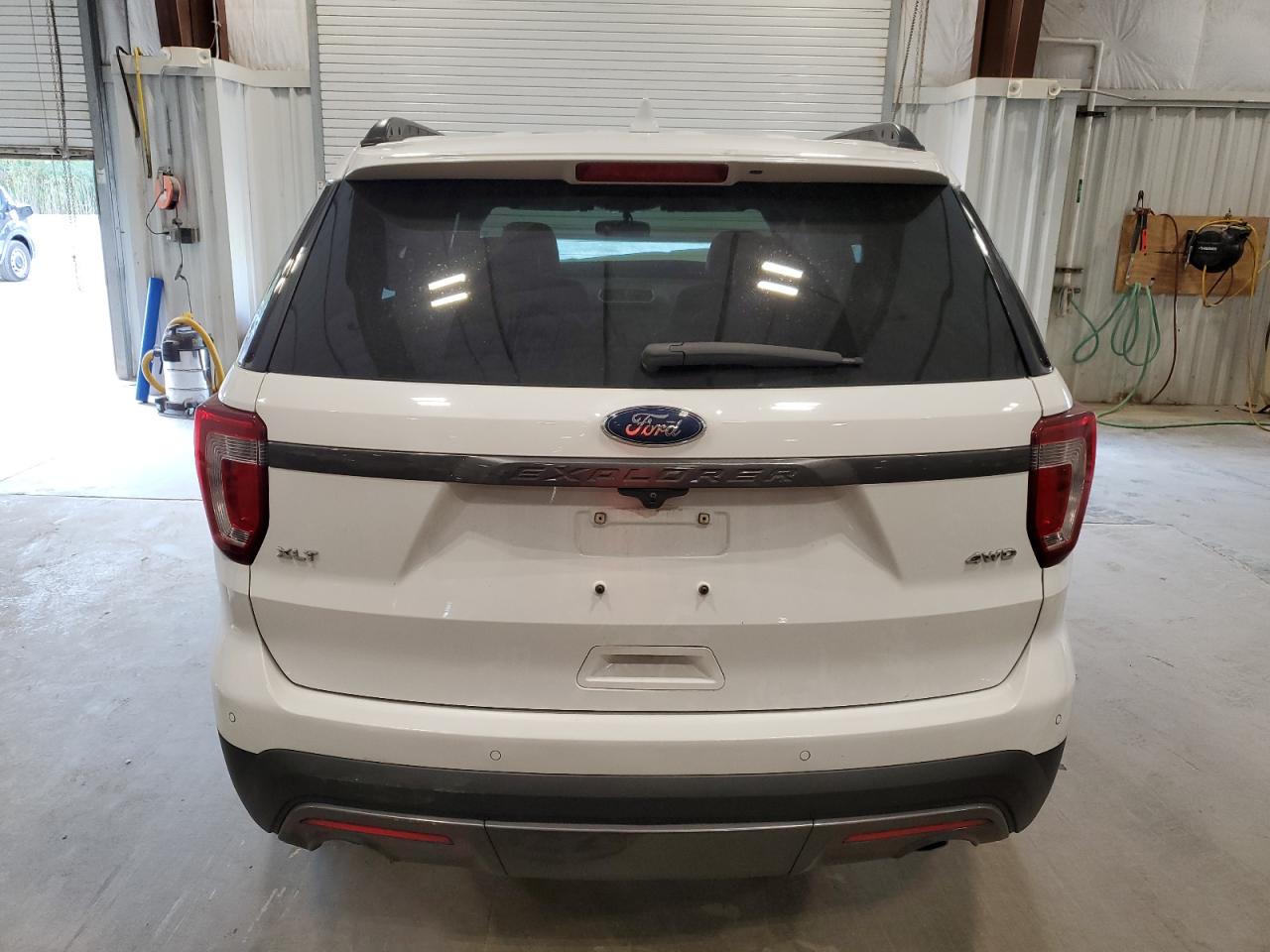 1FM5K8D87HGC53586 2017 Ford Explorer Xlt