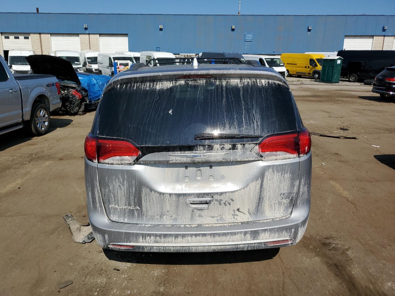 2018 Chrysler Pacifica Limited VIN: 2C4RC1GGXJR269038 Lot: 70416074