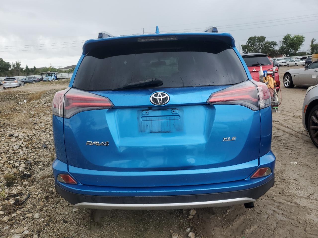 JTMWFREV9GD088065 2016 Toyota Rav4 Xle