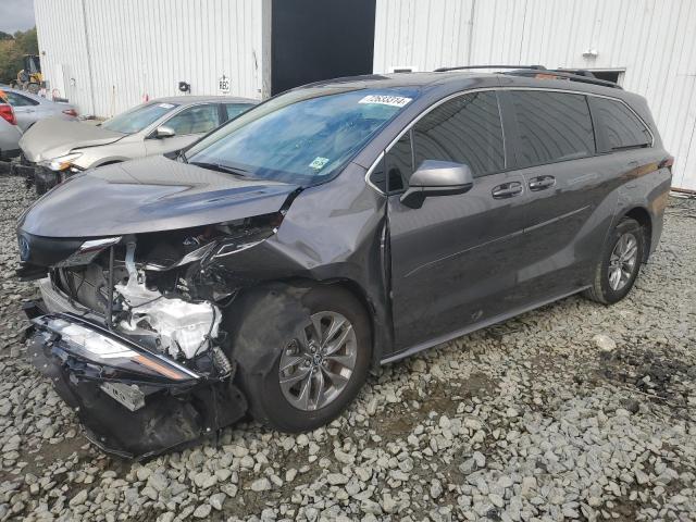 2023 Toyota Sienna Le