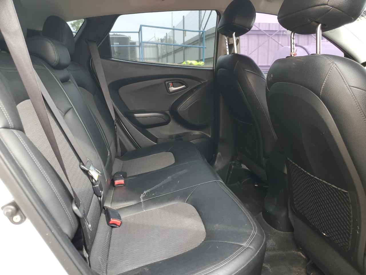 2011 Hyundai Tucson - Image 11