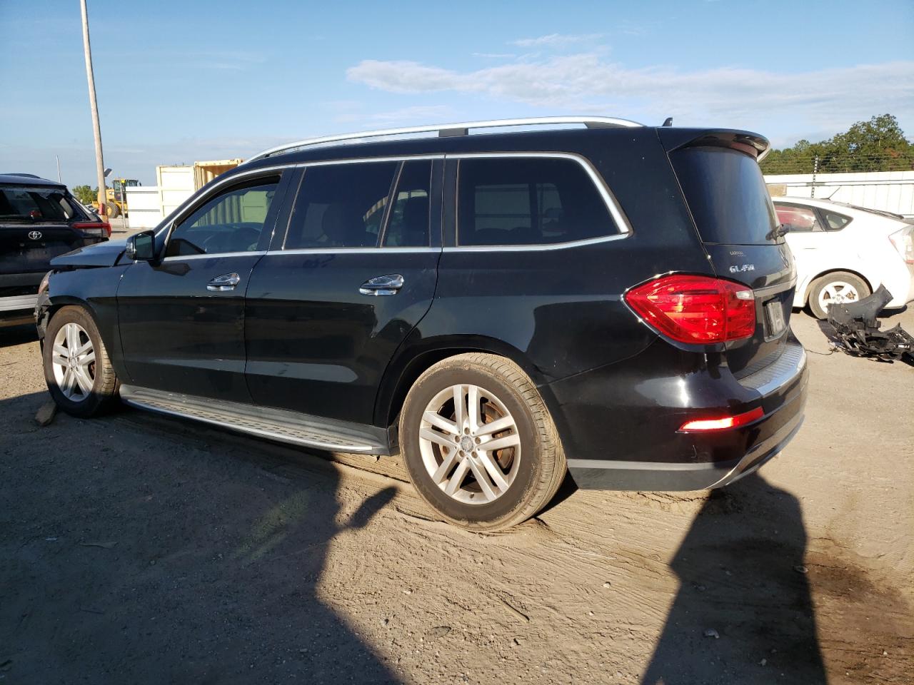 VIN 4JGDF6EE2GA695847 2016 MERCEDES-BENZ GL-CLASS no.2