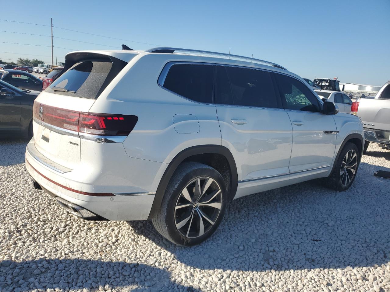 VIN 1V2FR2CA9RC511362 2024 VOLKSWAGEN ATLAS no.3