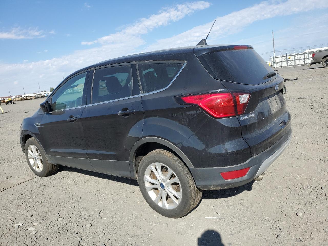 1FMCU9GDXKUA60308 2019 FORD ESCAPE - Image 2