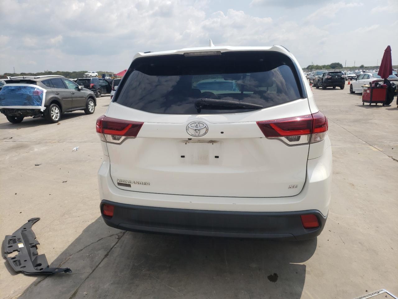 2019 Toyota Highlander Se VIN: 5TDKZRFH3KS570607 Lot: 70526194