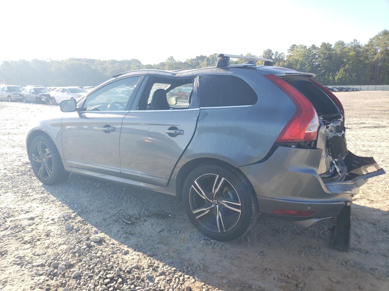 YV449MRSXH2147264 2017 VOLVO XC60 - Image 2