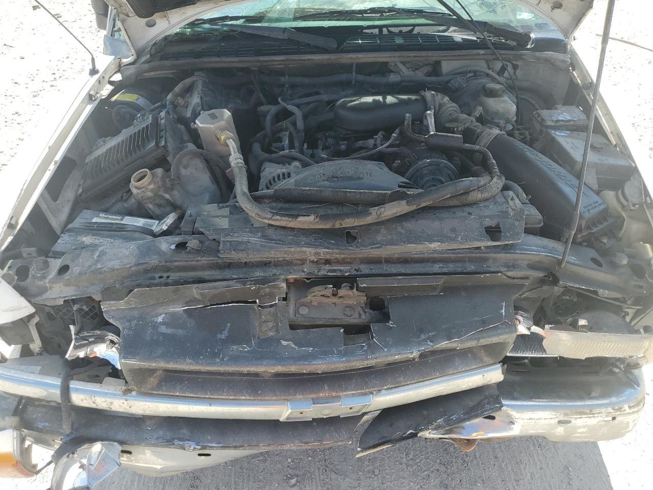 2000 Chevrolet S-10 Pickup - Image 12