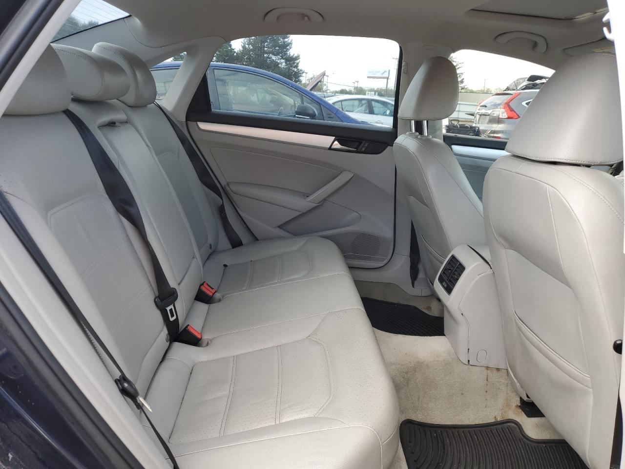 2013 Volkswagen Passat Se VIN: 1VWBN7A37DC031243 Lot: 71049904