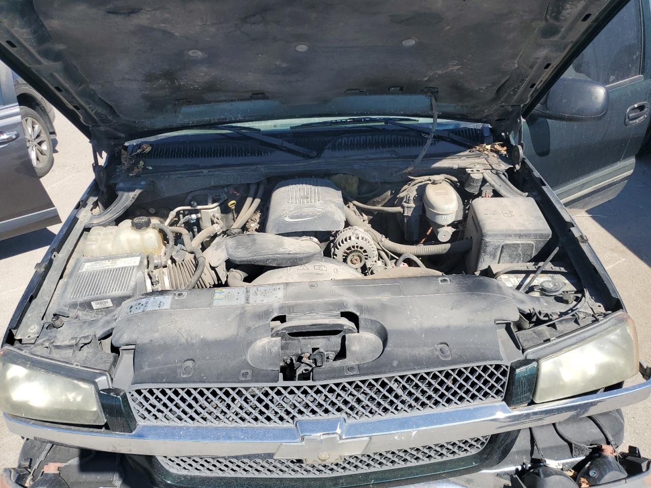 2004 Chevrolet Silverado - Image 12