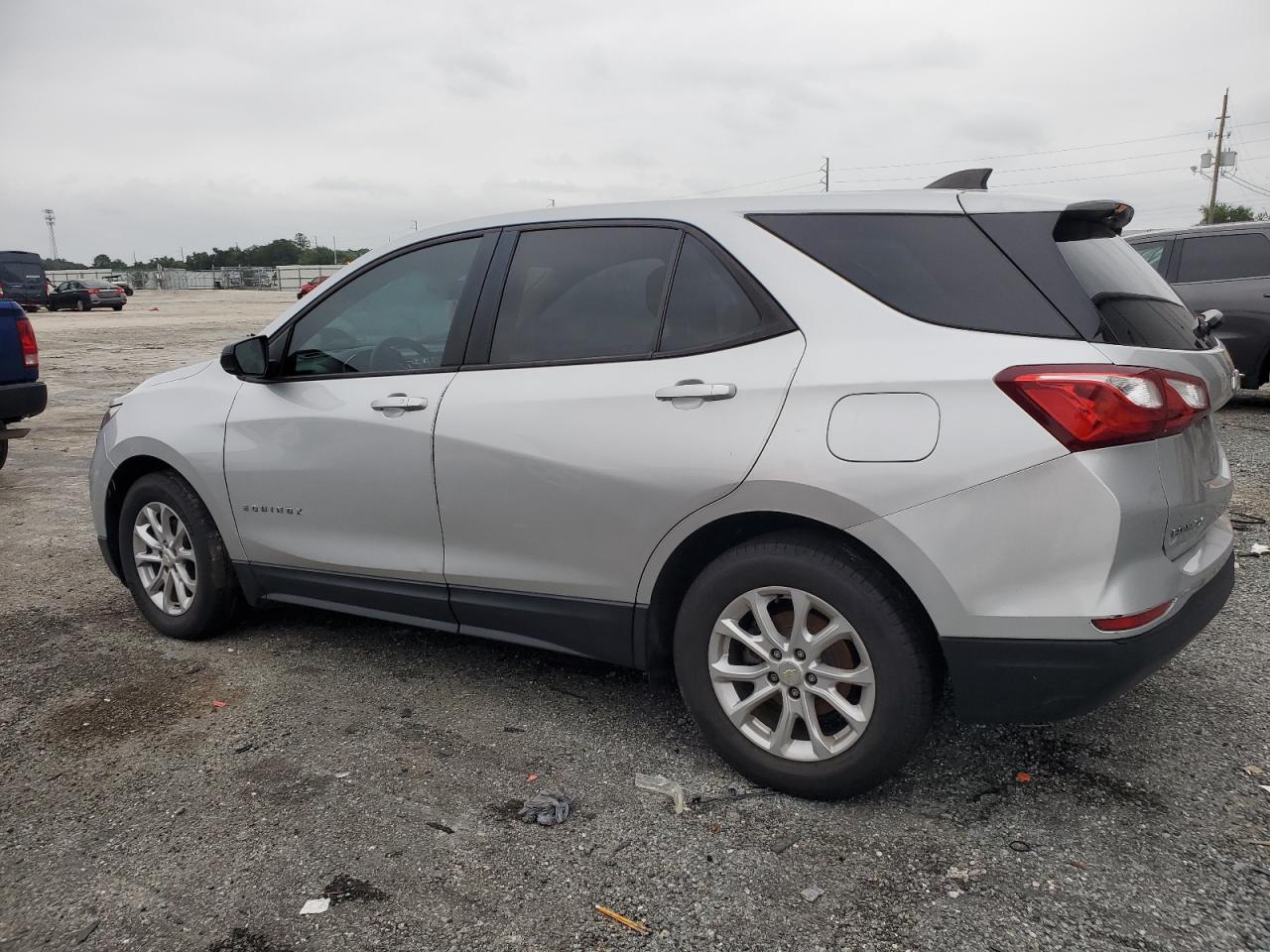 3GNAXHEV4LS611575 2020 CHEVROLET EQUINOX - Image 2