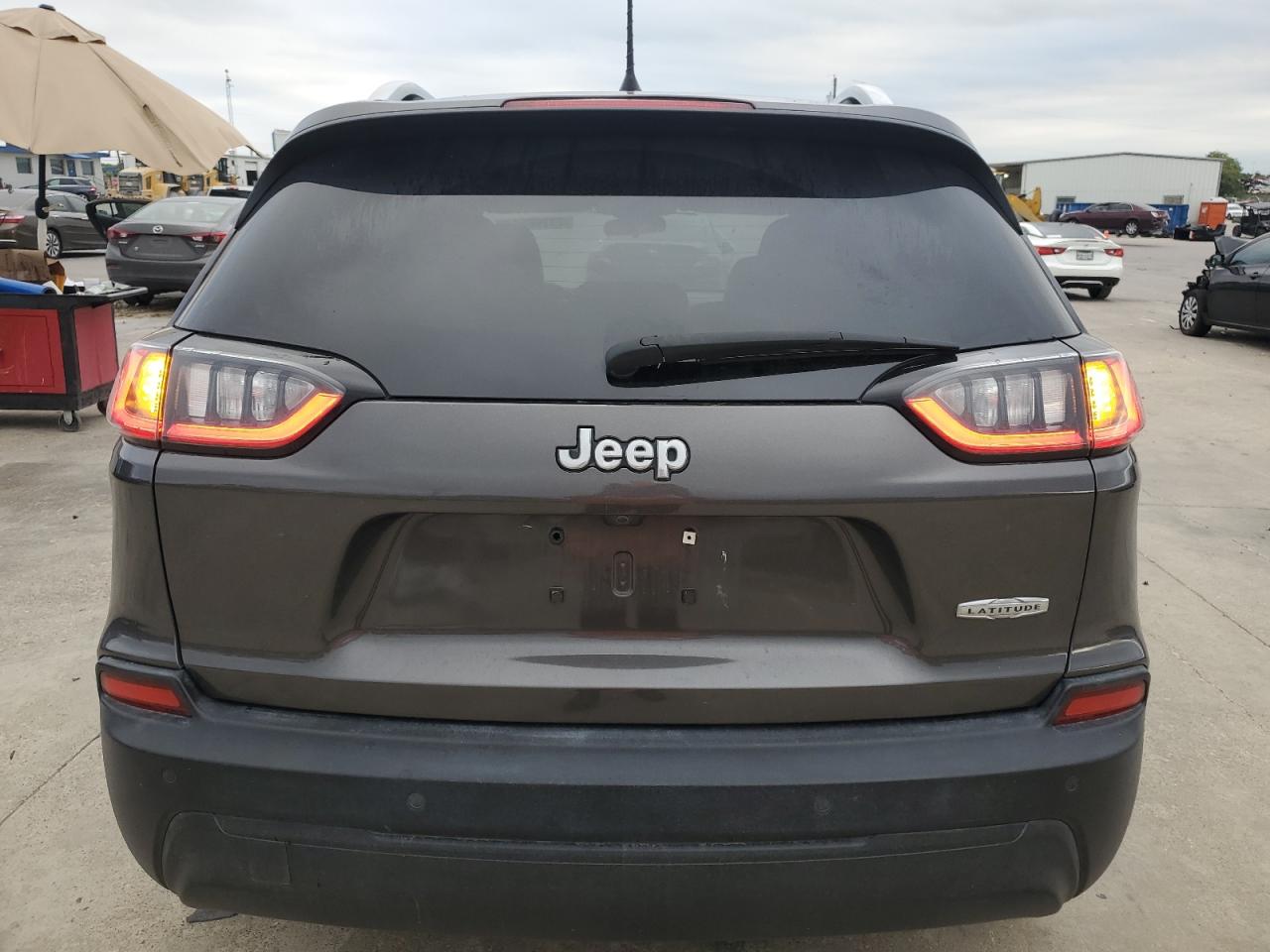 2019 Jeep Cherokee Latitude Plus VIN: 1C4PJLLB3KD312819 Lot: 71266544