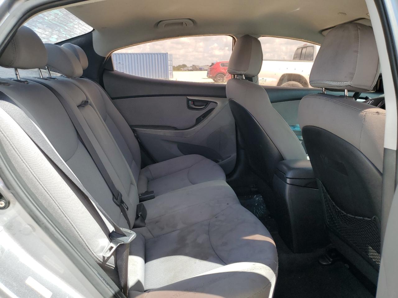 2013 Hyundai Elantra - Image 10