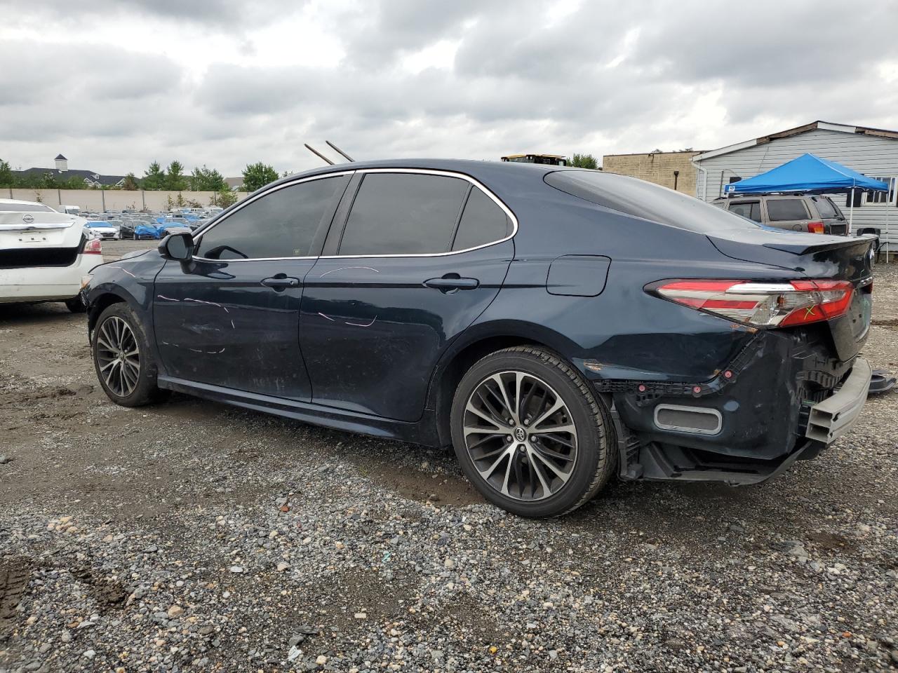 JTNB11HK2J3022708 2018 TOYOTA CAMRY - Image 2