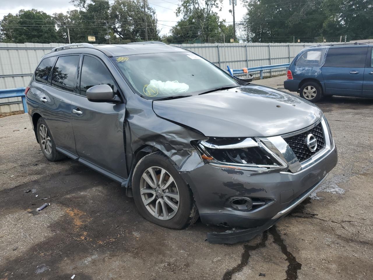 2015 Nissan Pathfinder - Image 4