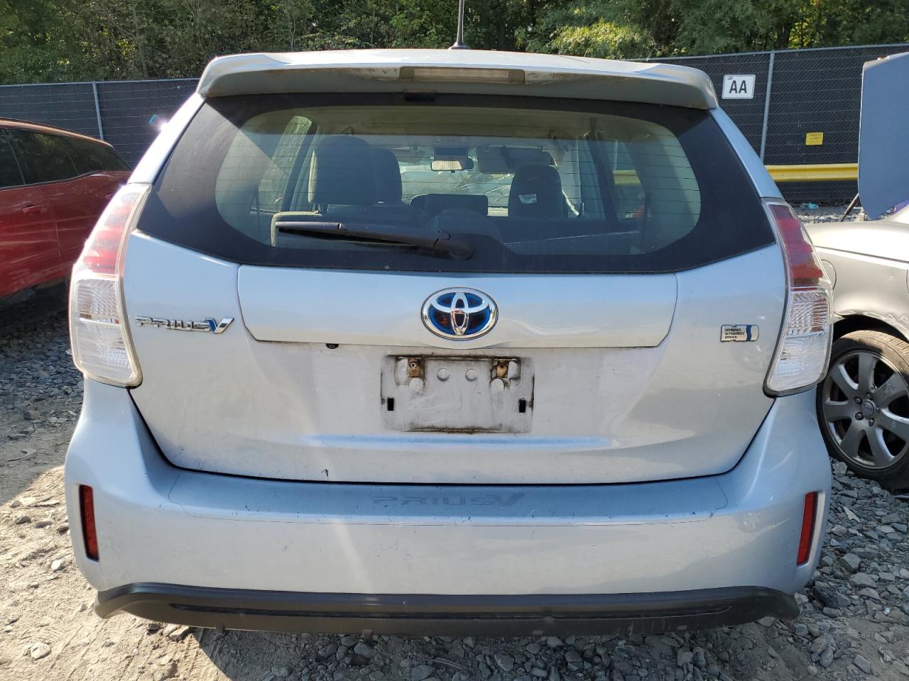 JTDZN3EU6FJ029916 2015 Toyota Prius V