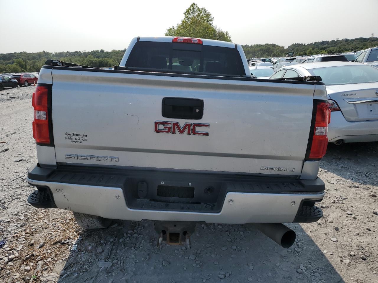 2018 GMC Sierra K2500 Denali VIN: 1GT12UEYXJF279301 Lot: 68907244