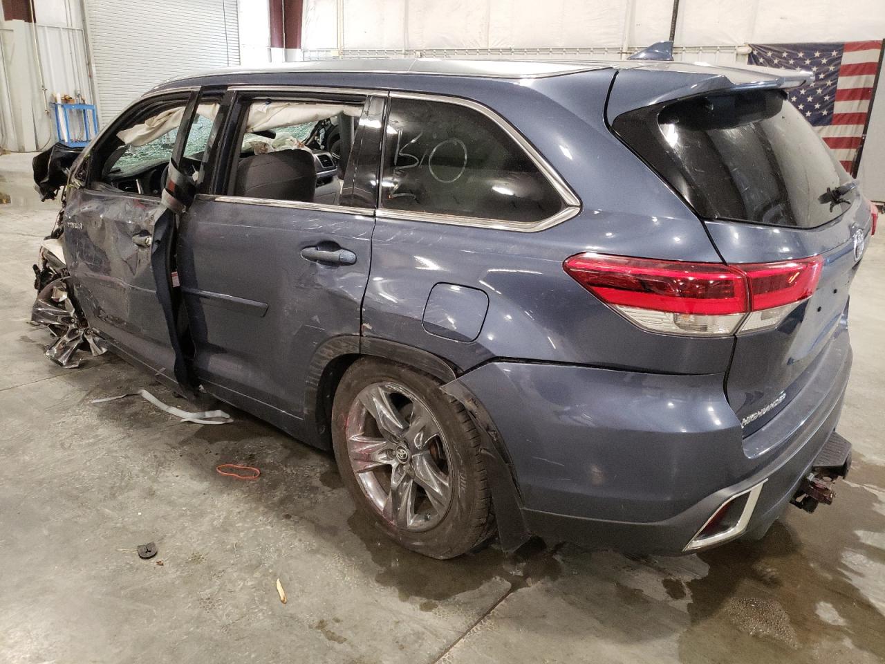2019 Toyota Highlander - Image 2