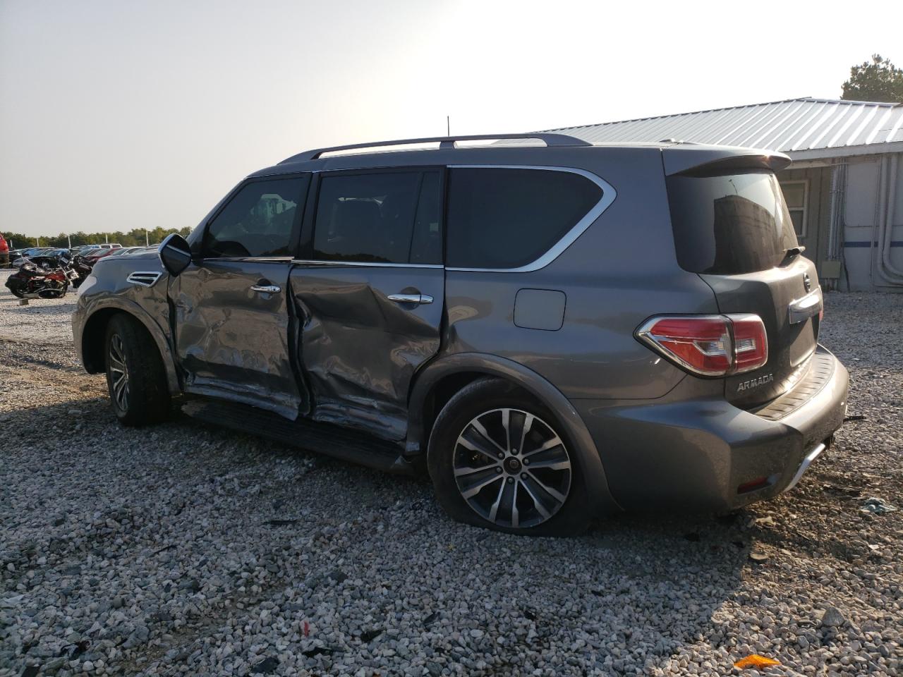 JN8AY2NCXJX502040 2018 NISSAN ARMADA - Image 2