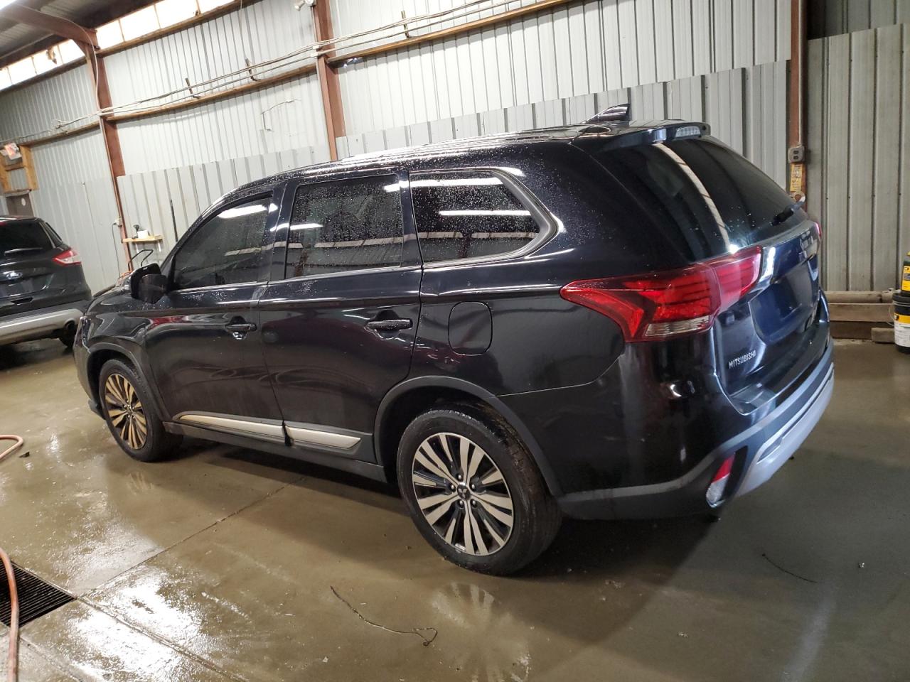 JA4AZ3A31KZ004314 2019 MITSUBISHI OUTLANDER - Image 2