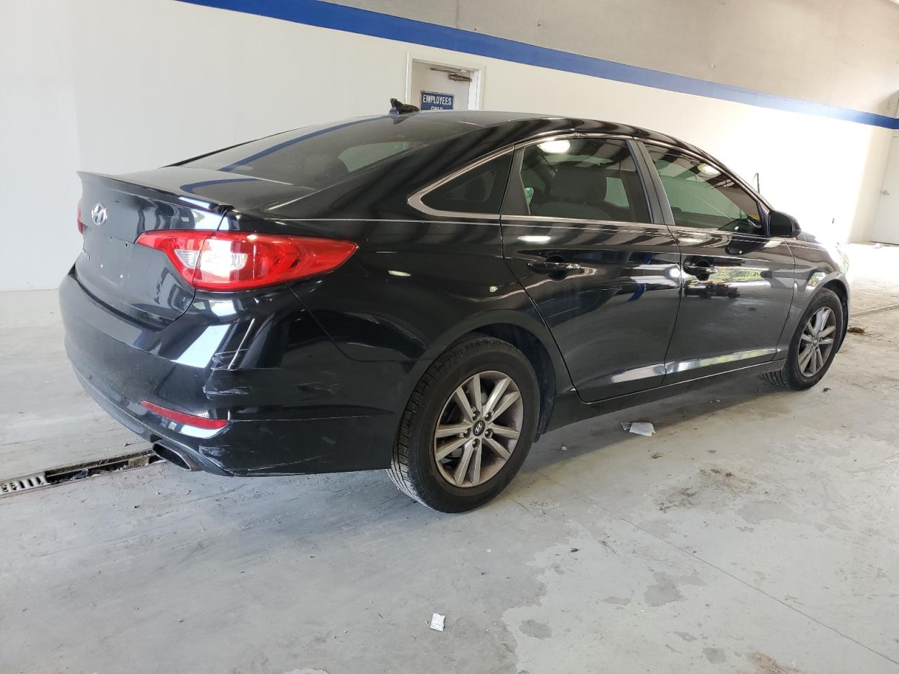 2015 Hyundai Sonata - Image 3