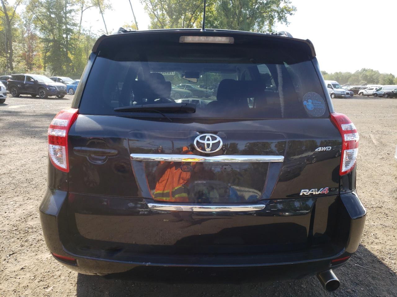 JTMRF4DV3B5038038 2011 Toyota Rav4 Sport