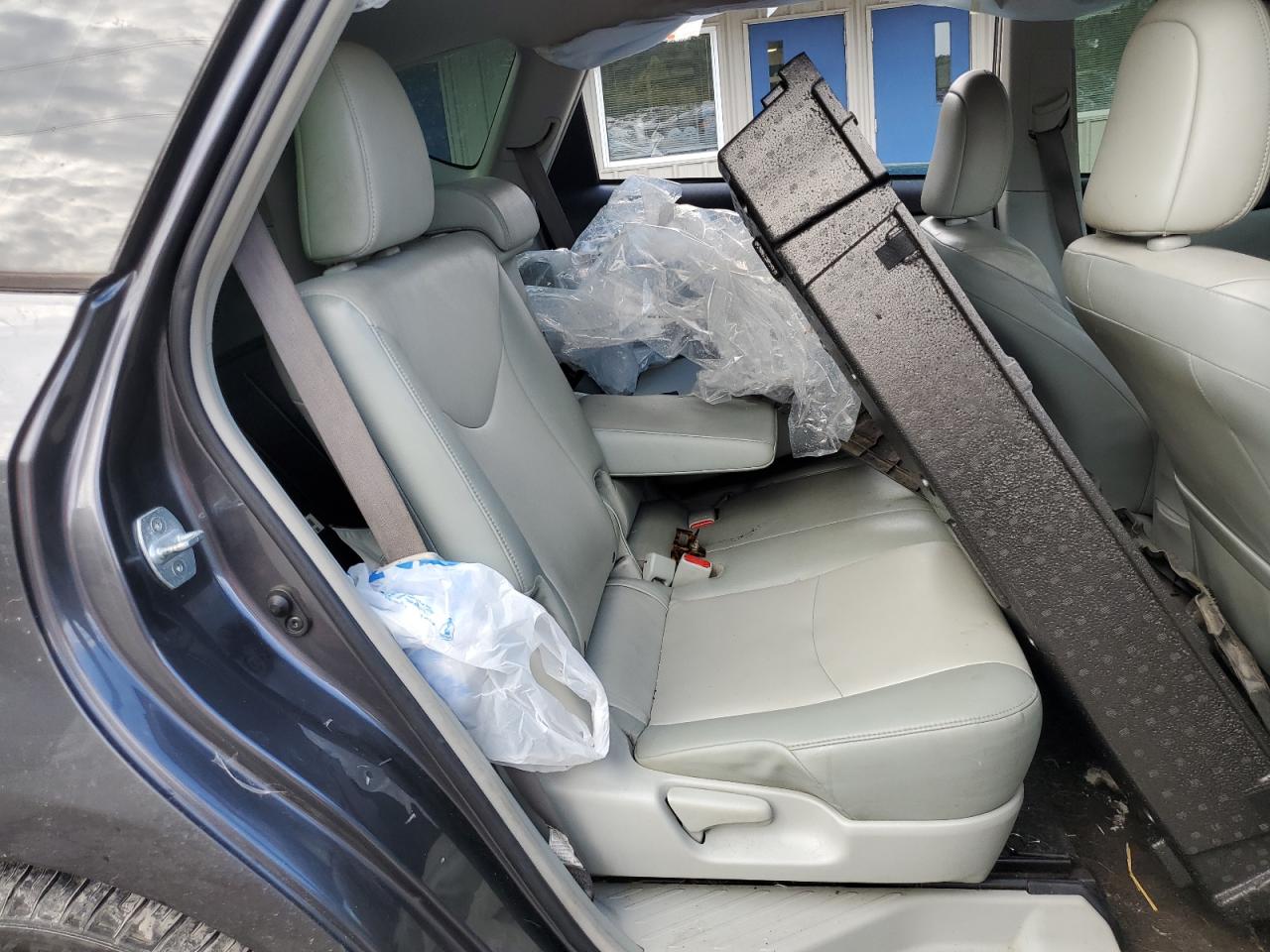 2013 Toyota Prius - Image 10
