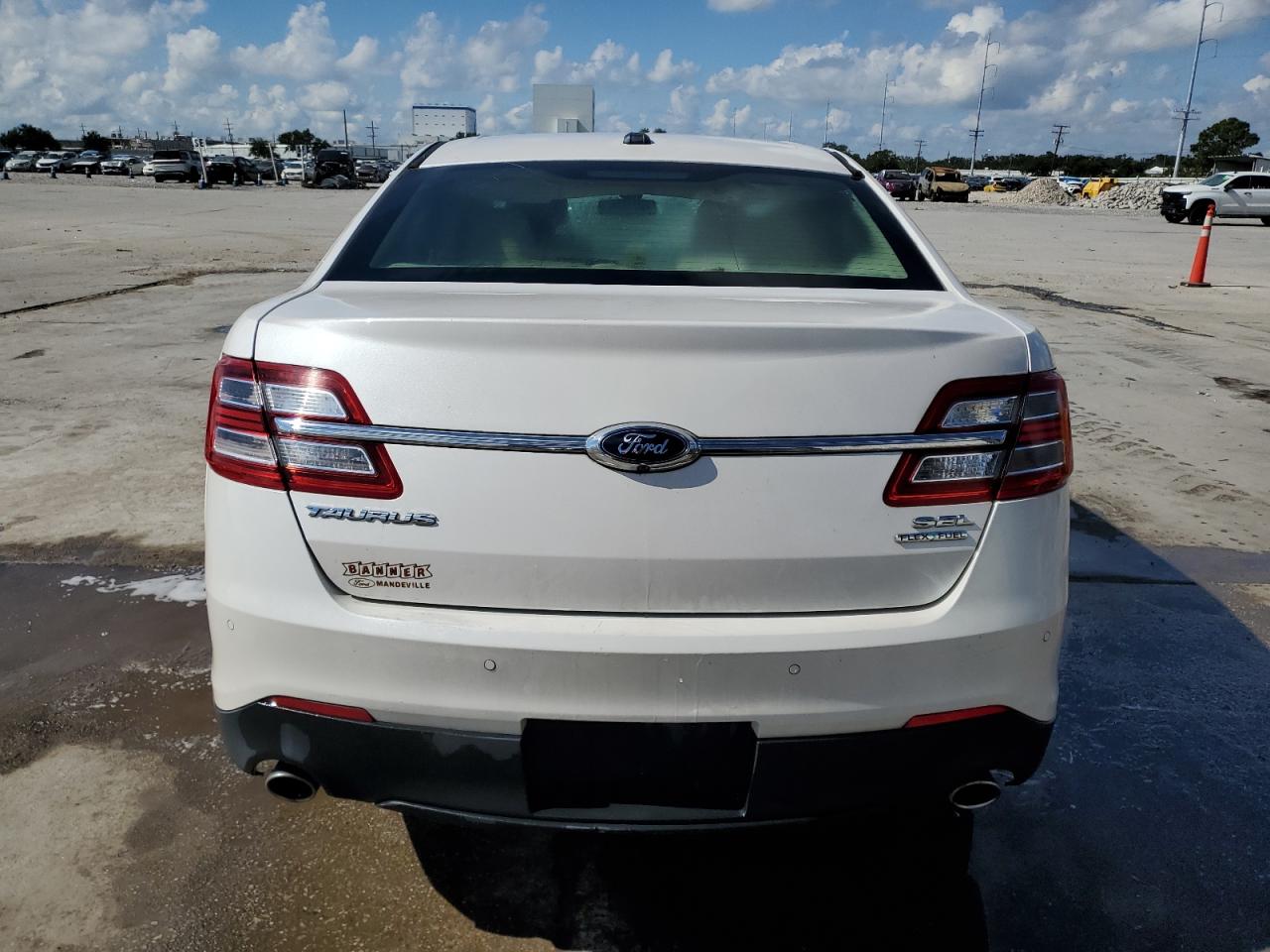 2014 Ford Taurus Sel VIN: 1FAHP2E8XEG181654 Lot: 72238474