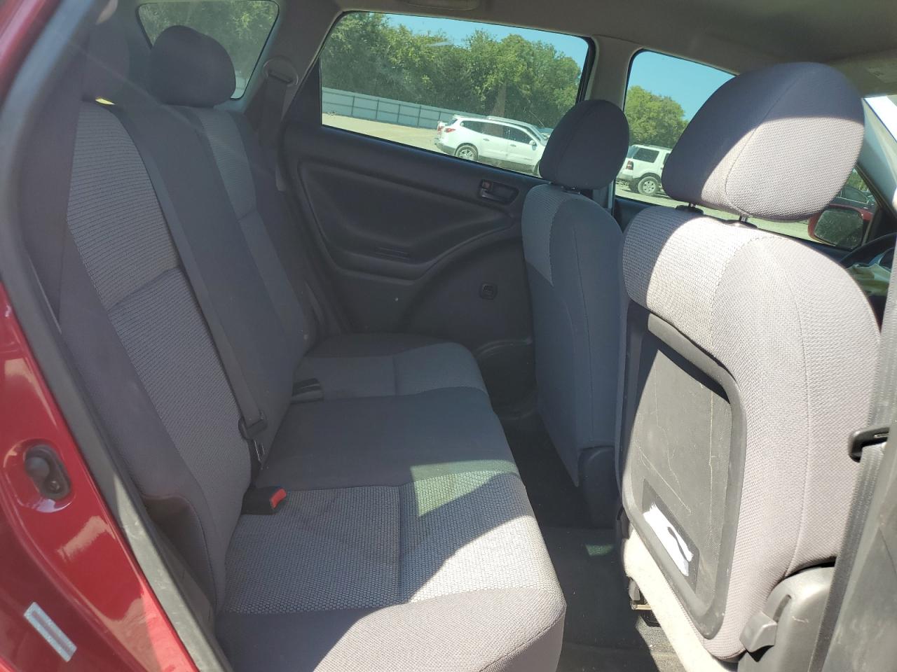 2006 Pontiac Vibe - Image 11