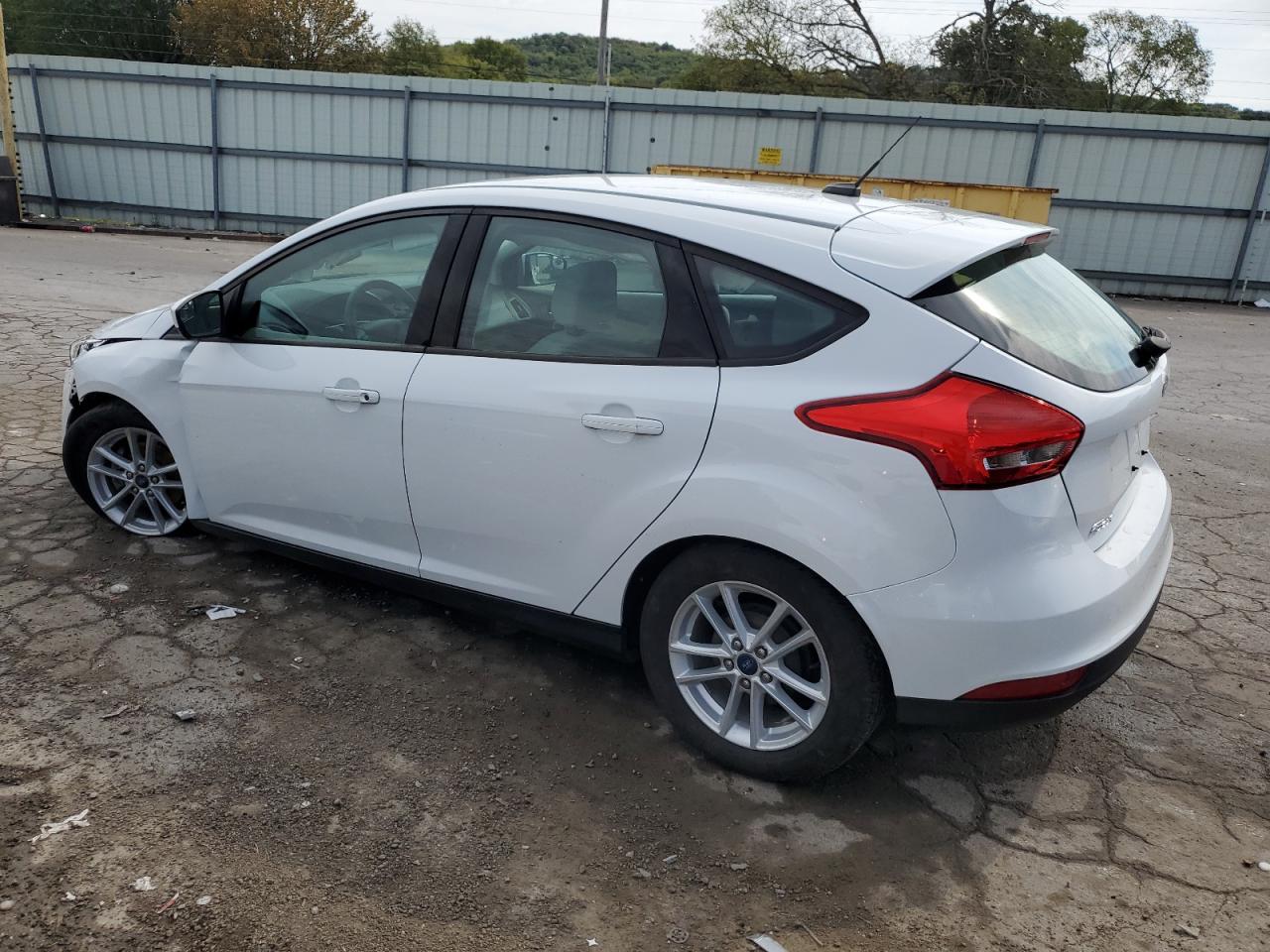 VIN 1FADP3K23JL308749 2018 FORD FOCUS no.2