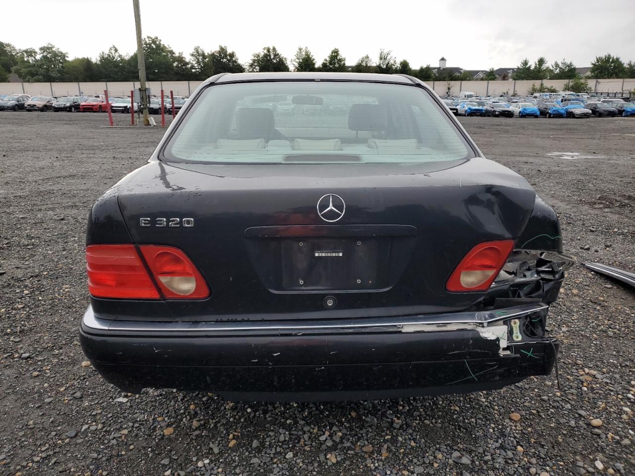 WDBJF65H9XA929577 1999 Mercedes-Benz E 320