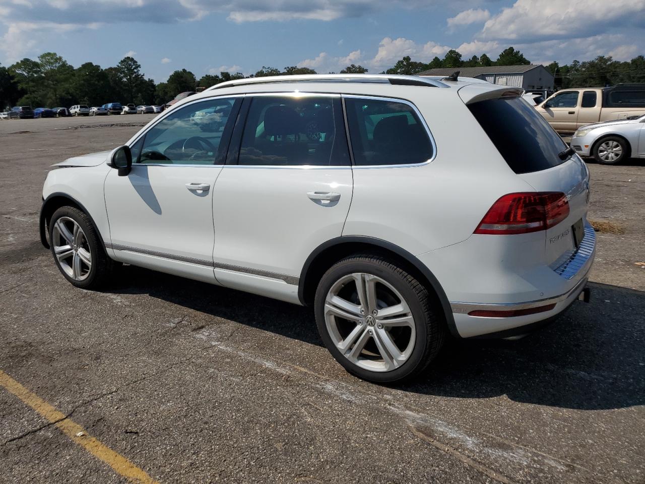 WVGGF7BP9HD006735 2017 VOLKSWAGEN TOUAREG - Image 2