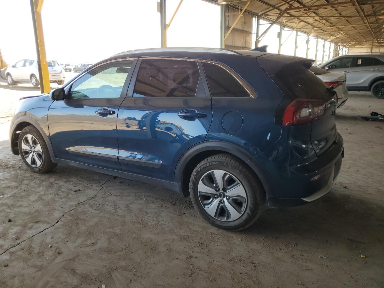 KNDCB3LC9J5211099 2018 KIA NIRO - Image 2