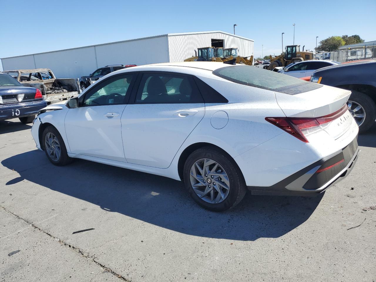 KMHLM4DG8RU670395 2024 HYUNDAI ELANTRA - Image 2