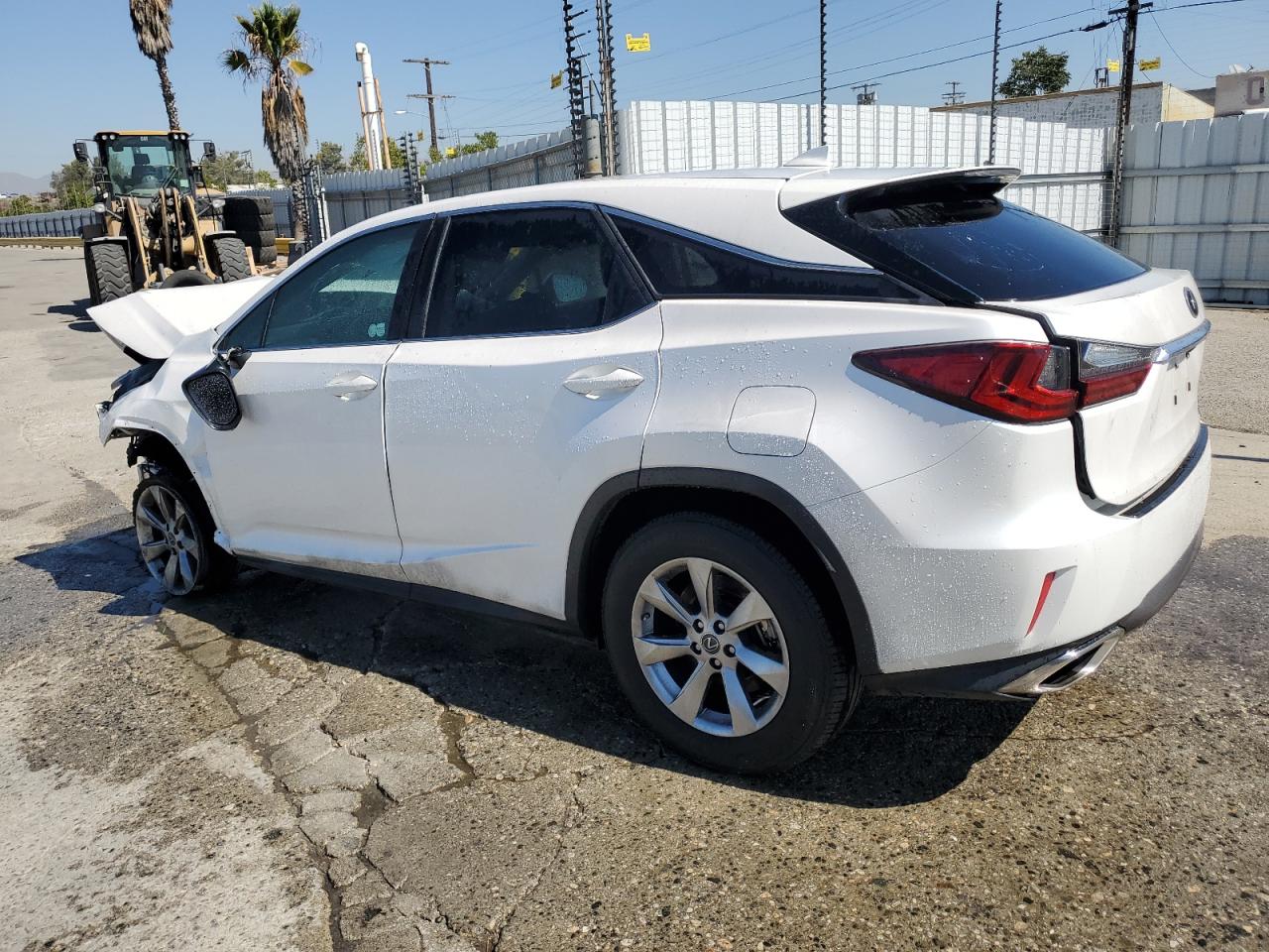 2T2BZMCA3JC143215 2018 LEXUS RX - Image 2