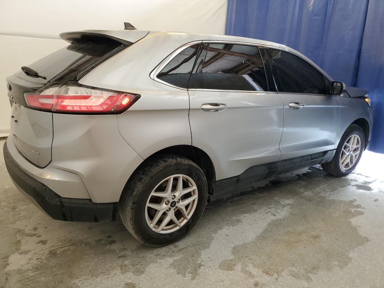 2023 Ford Edge - Image 3
