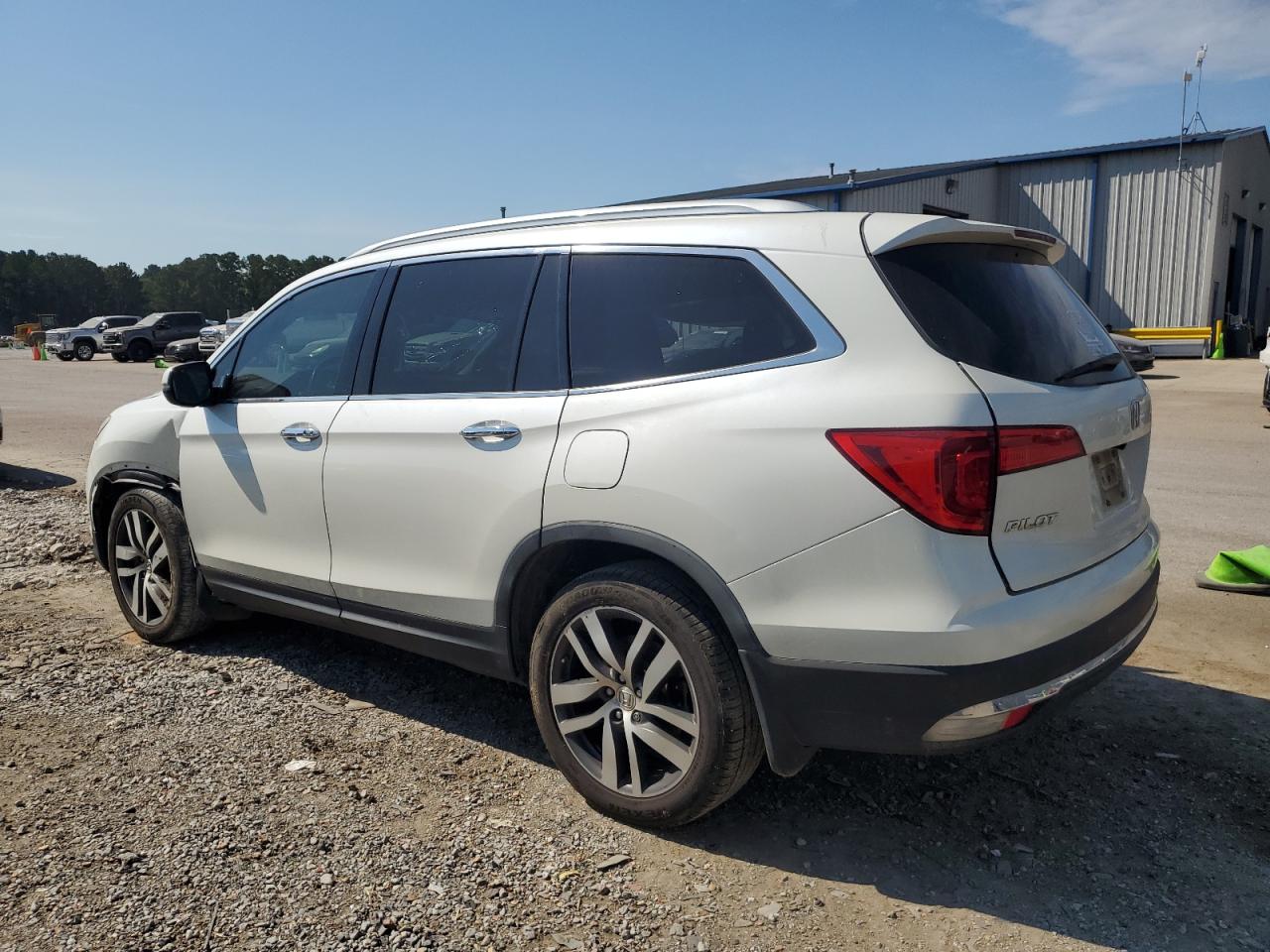 2016 Honda Pilot - Image 2